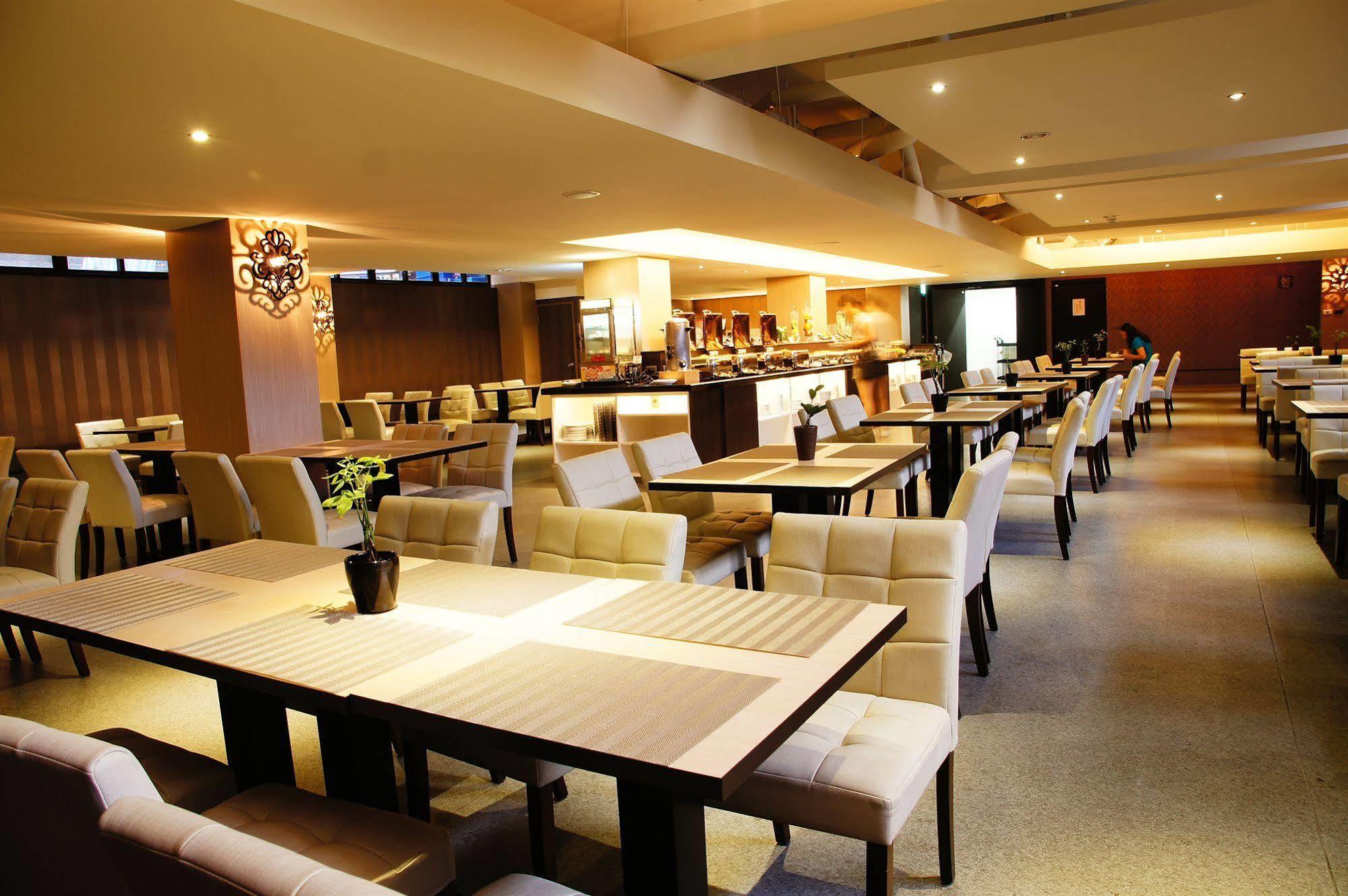 Talmud Hotel Taichung Luaran gambar